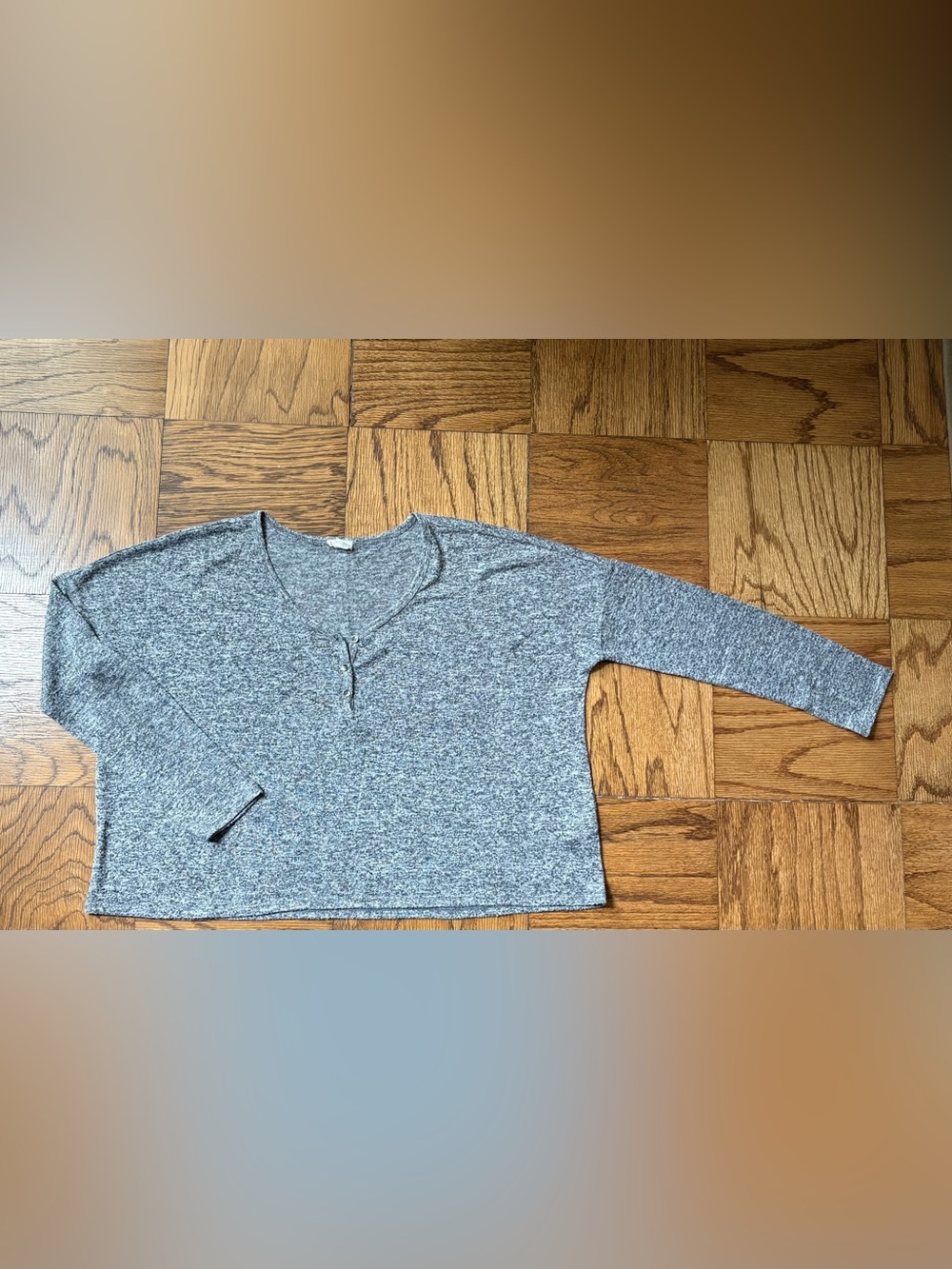 Garage Women’s Gray Long Sleeve Drop Shoulder Top Size Small
